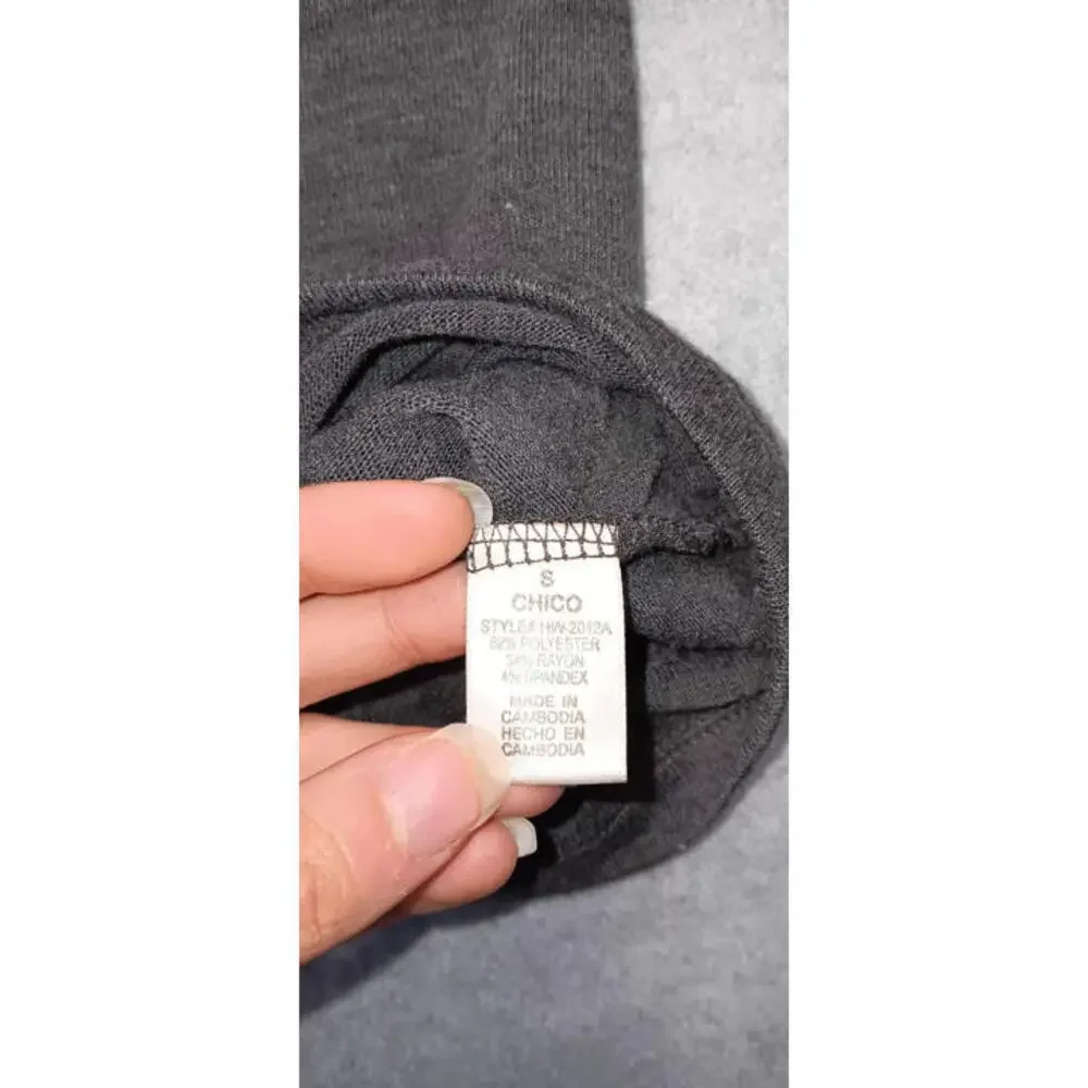 Zenana Outfitters Short Sleeve Blouse Womens Size Small  Grey VNeck Scrunch Fit - Picture 8 of 10